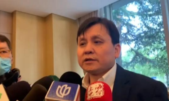 【张文宏谈冬季疫情,张文宏谈新冠疫情治疗】