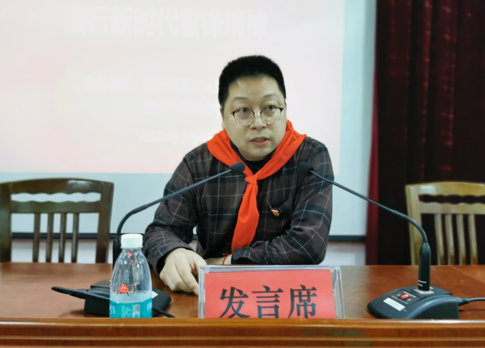 【疫情防控先进人物事迹,疫情防控中的先进人物典型事例】