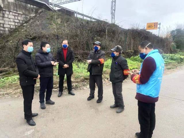 【疫情防控村干部，村干部防疫情工作】