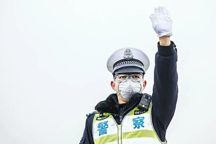 疫情时交警在干什么】